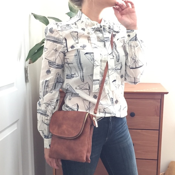 Tory Burch Tops - Tory Burch Cotton Sailboat Blouse with tie sz 2